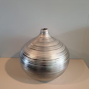 Vase mit Ringen silber