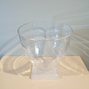Vase Glas mit Sockel